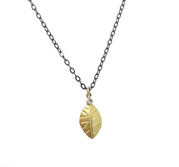 LEAF WITH DIAMOND NECKLACE - Image 3