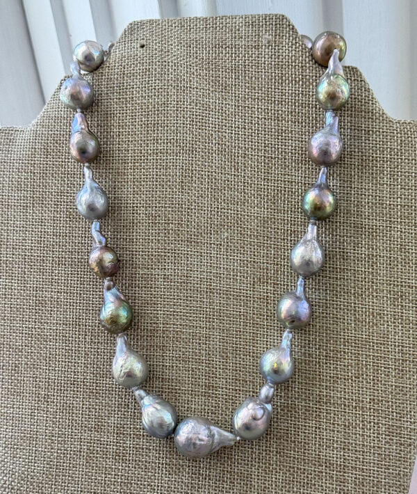 SILVER LAVENDER PEARL NECKLACE - Image 2