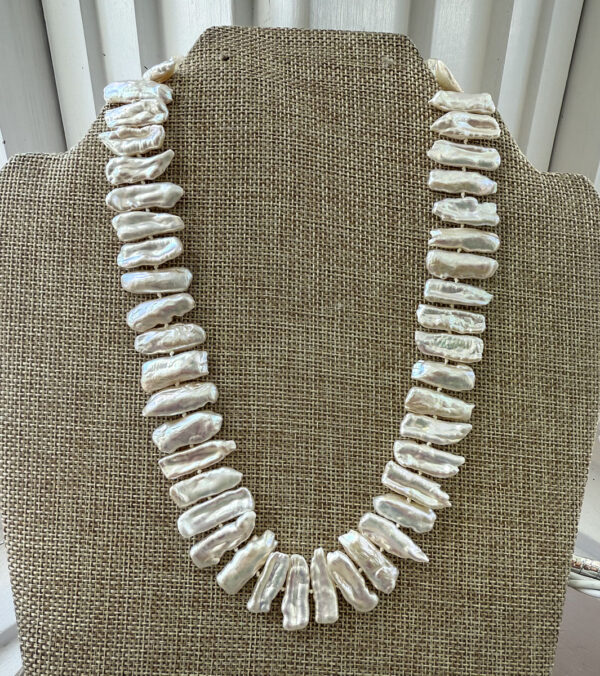 FRESHWATER PEARL NECKLACE