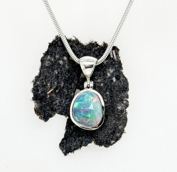 OPAL PENDANT