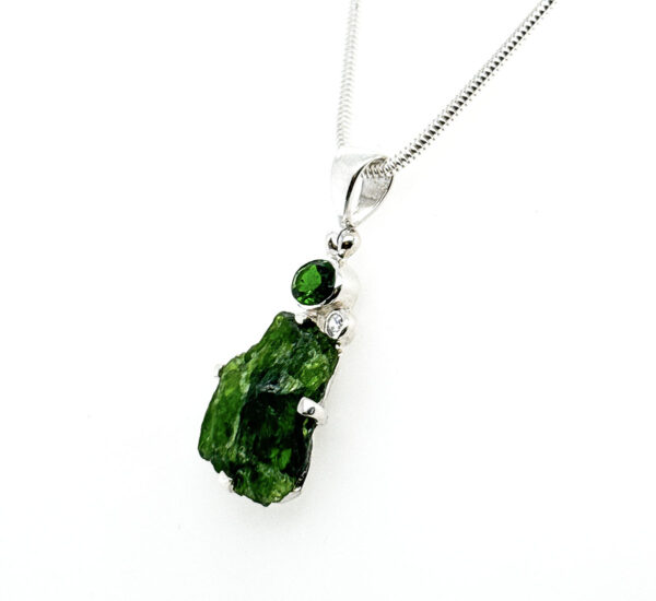 CHROME DIOPSIDE PENDANT - Image 3